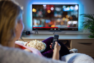 can you watch tv after cataract surgery procedure